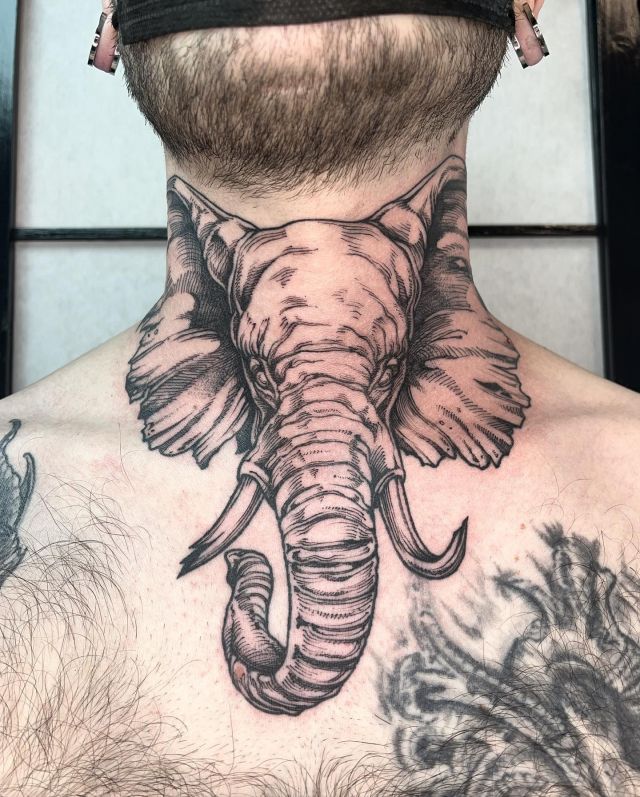 Le cou d’Alex, merci de toujours me faire confiance 🫶🏼

Fait à @lepicerietattoo 📍

Contact 💌 dumanotattoo@gmail.com

#tattoo #tattooist #tattoobordeaux #engraverstattoo #engravingtattoo #animaltattoo #bordeauxtattoo #botanicaltattoo #tattoolovers #tattoos #inked #elephant #elephanttattoo #necktattoo
