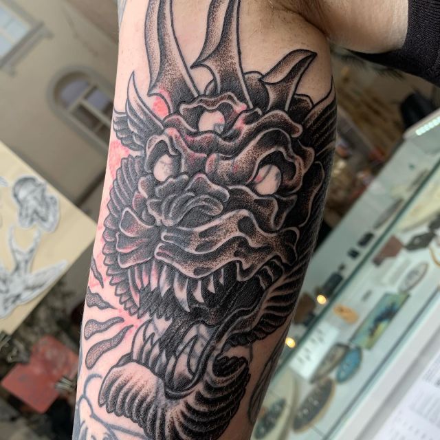 #freehand #blastover from my flash book for @skmpirate
🐅🐅🐅🐅🐅🐅🐅🐅Thanks a lot for your trust!
Made during my last guest in #brussels @atome22_tattoo_piercing 
Still got free time for september and october #bordeaux @lepicerietattoo 
#freehandtattoo #freehandtattooartist #knifetattoo #tigertattoo