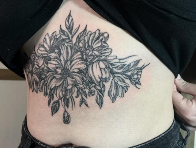 Merci encore Morgane pour tous ces projets ensemble 🌟

#tattoo #tattooist #tattooart #tattooed #ink #inkedgirls #flowertattoo #instagram #instaart